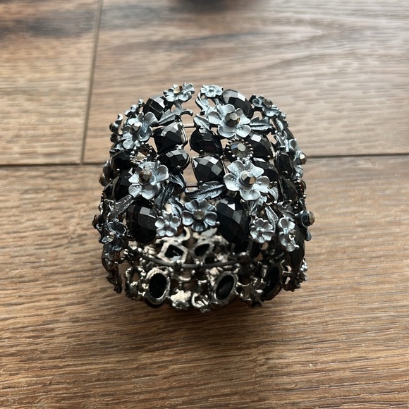 3 Beautiful Bracelets - all in EUC - Picture 5 of 7